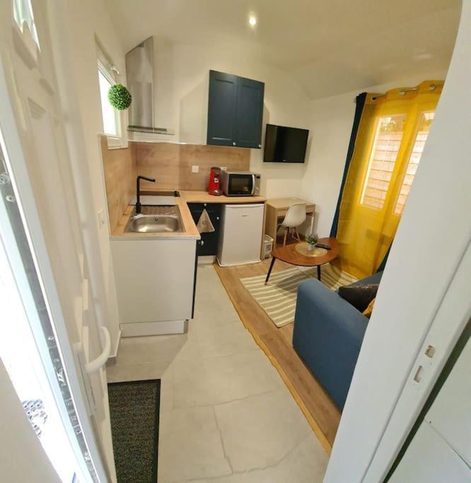 Petite Maison Cosy Dans Un Jardin. Эрмон Экстерьер фото