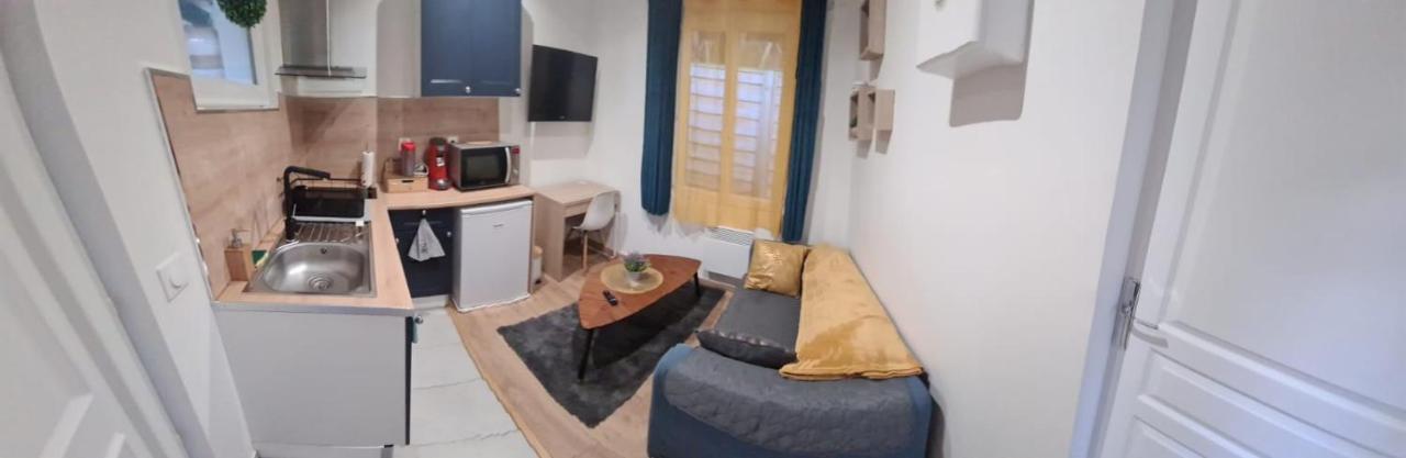 Petite Maison Cosy Dans Un Jardin. Эрмон Экстерьер фото